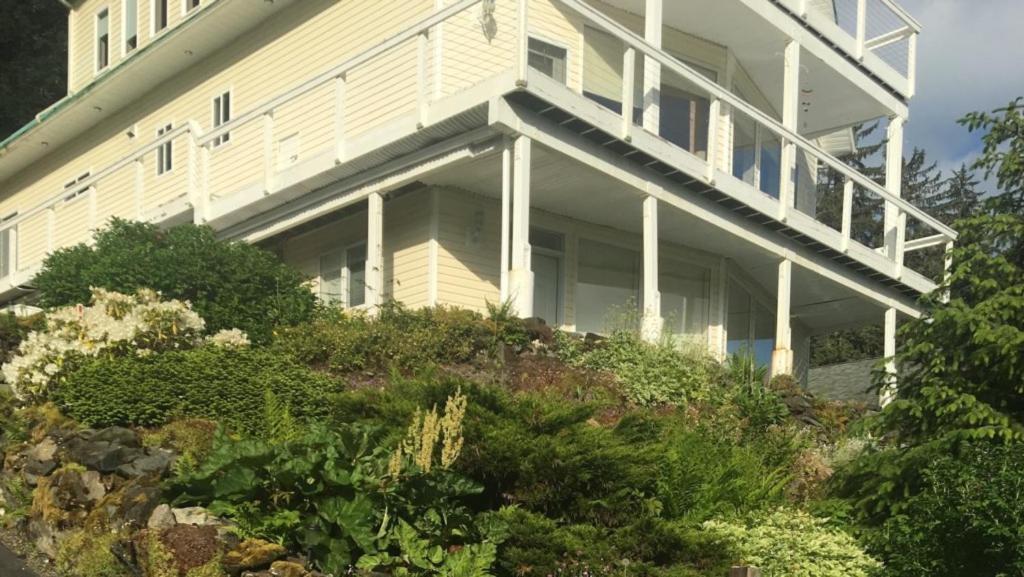 Kelli Creek Cottage - Reduced Price On Tours Джуно Екстериор снимка